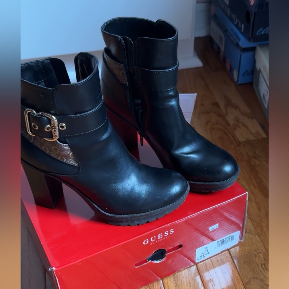 Guess brand boots GFGAIGE size 
6.5 M